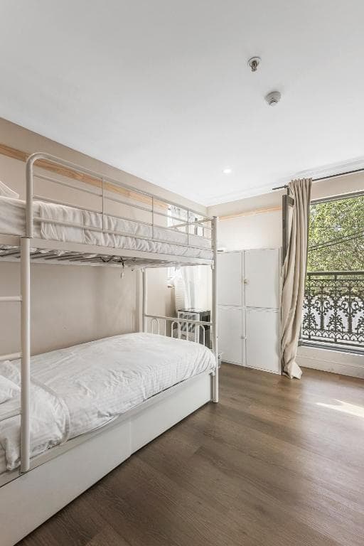4 Beds Ensuite Bathroom (Female Only) — Photo 4