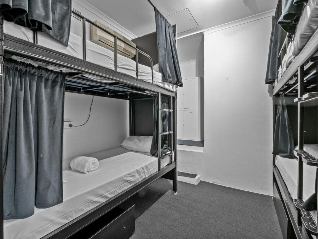 Private Room (4 beds shared) — Photo 5