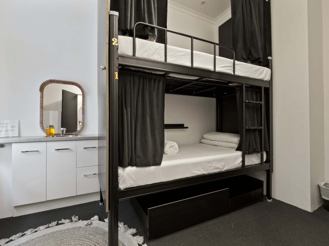 Mixed Pod Twin with Ensuite Bathroom — Photo 2